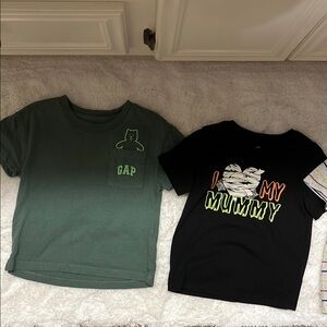 4 various size boys tees